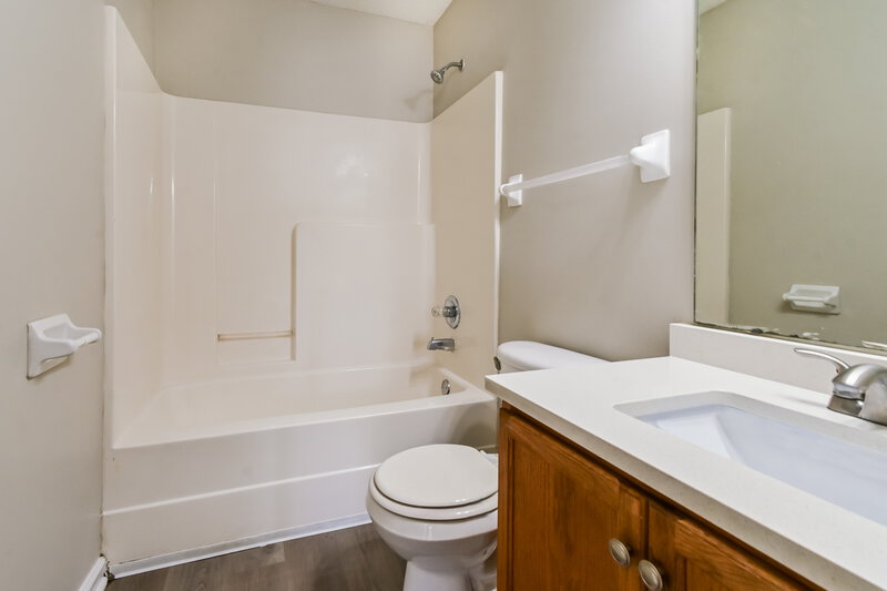 1,635/Mo, 9044 Snow Drift Ln Cordova, TN 38016 Bathroom View