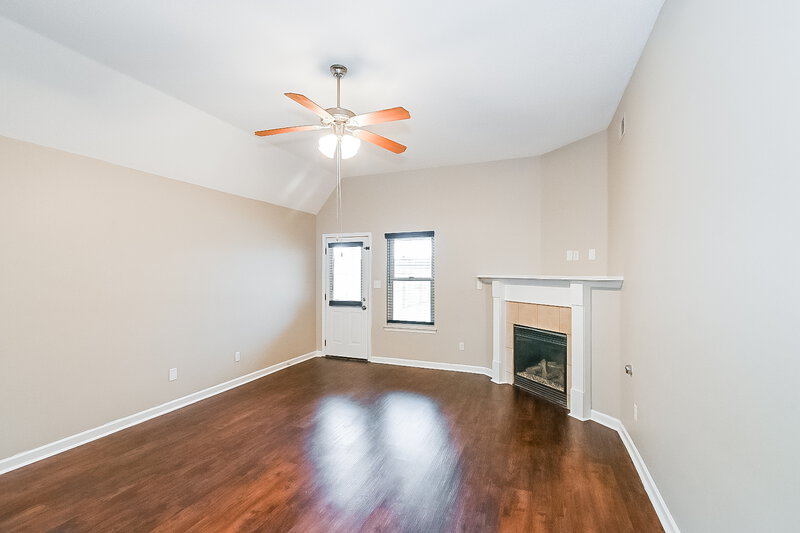 1,795/Mo, 7792 Allen Ridge Ln Olive Branch, MS 38654 Living Room View 2