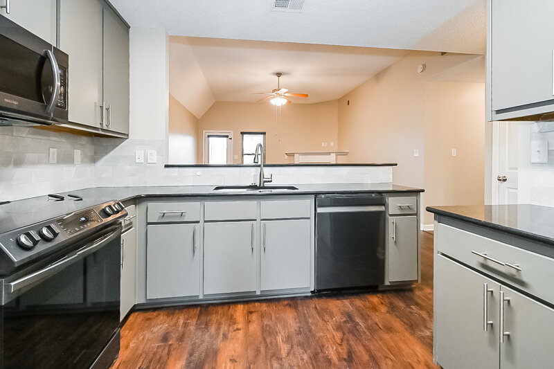 1,795/Mo, 7792 Allen Ridge Ln Olive Branch, MS 38654 Kitchen View 2