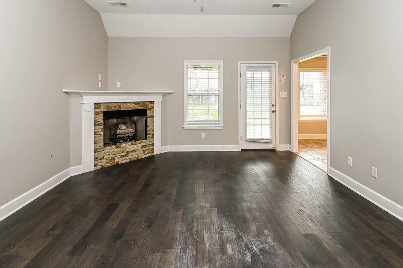 2,160/Mo, 1072 Deer Creek Dr Hernando, MS 38632 Living Room View