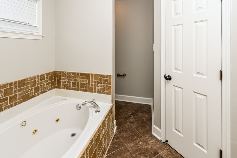2,160/Mo, 1072 Deer Creek Dr Hernando, MS 38632 Main Bathroom View 3