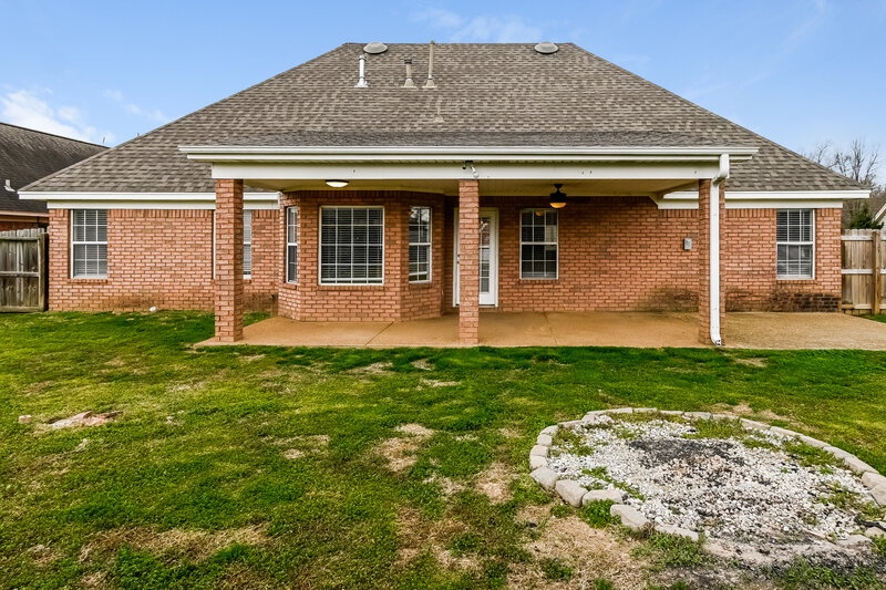 2,160/Mo, 1072 Deer Creek Dr Hernando, MS 38632 Rear View