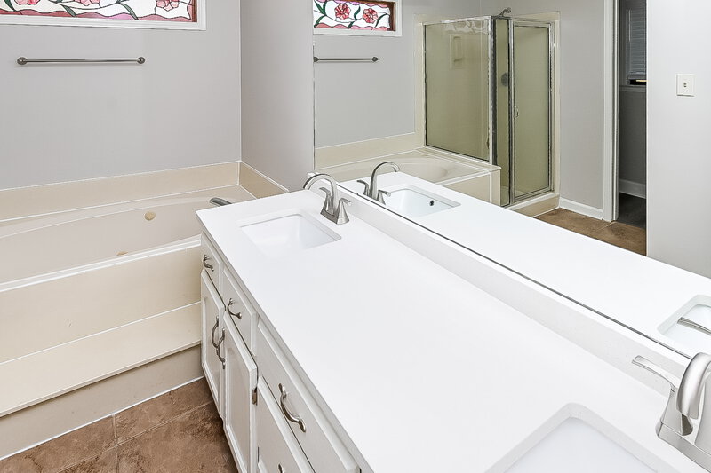 1,855/Mo, 6686 Steeple Chase Cir Memphis, TN 38141 Main Bathroom View 2