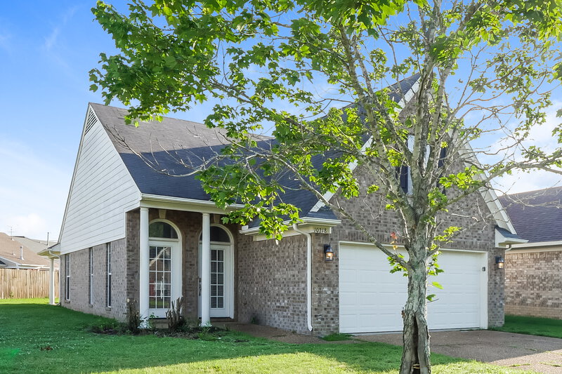 1,755/Mo, 10218 Cottage Oaks Cove Memphis, TN 38016 Front View