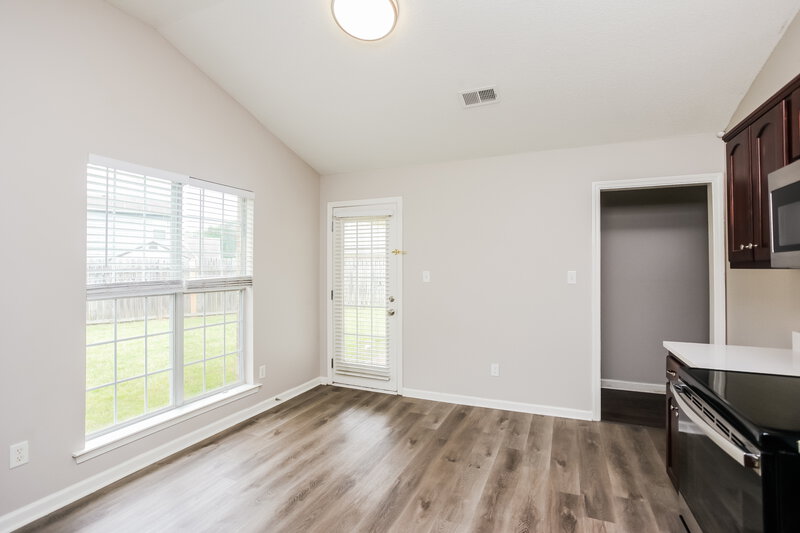 1,890/Mo, 10218 Cottage Oaks Cove Memphis, TN 38016 Dining Room View