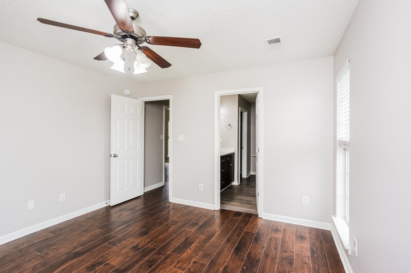 1,890/Mo, 10218 Cottage Oaks Cove Memphis, TN 38016 Main Bedroom View 2