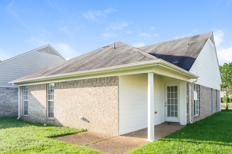1,755/Mo, 10218 Cottage Oaks Cove Memphis, TN 38016 Rear View 2