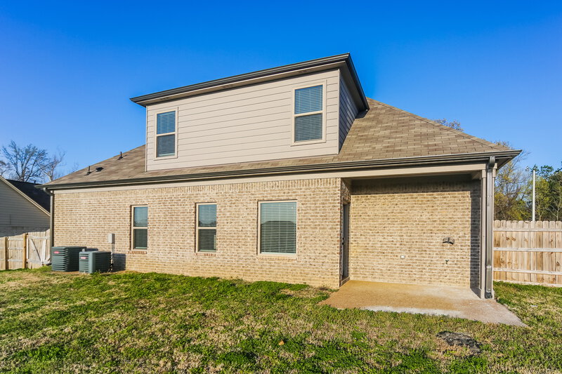 3,070/Mo, 7681 Carlton Dr Southaven, MS 38672 Rear View