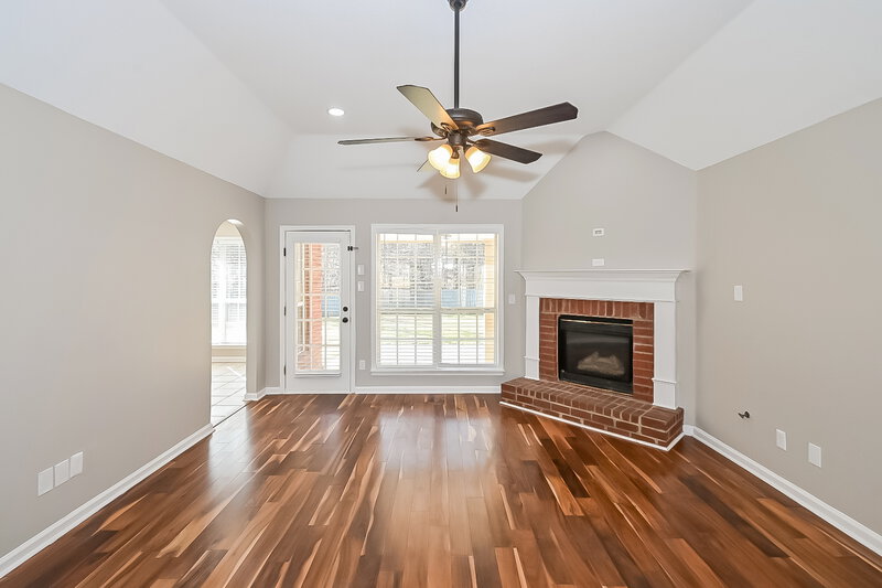 2,090/Mo, 1363 Pendulum Dr Hernando, MS 38632 Living Room View