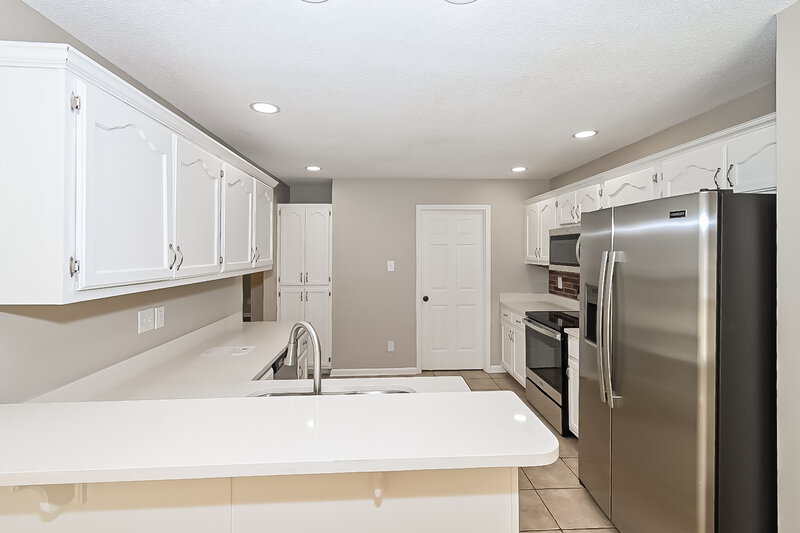 2,090/Mo, 1363 Pendulum Dr Hernando, MS 38632 Kitchen View 3