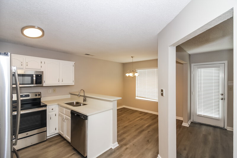 1,715/Mo, 5571 Kayla Dr Southaven, MS 38671 Kitchen View 2