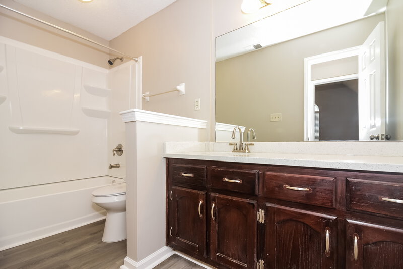 1,715/Mo, 5571 Kayla Dr Southaven, MS 38671 Bathroom View