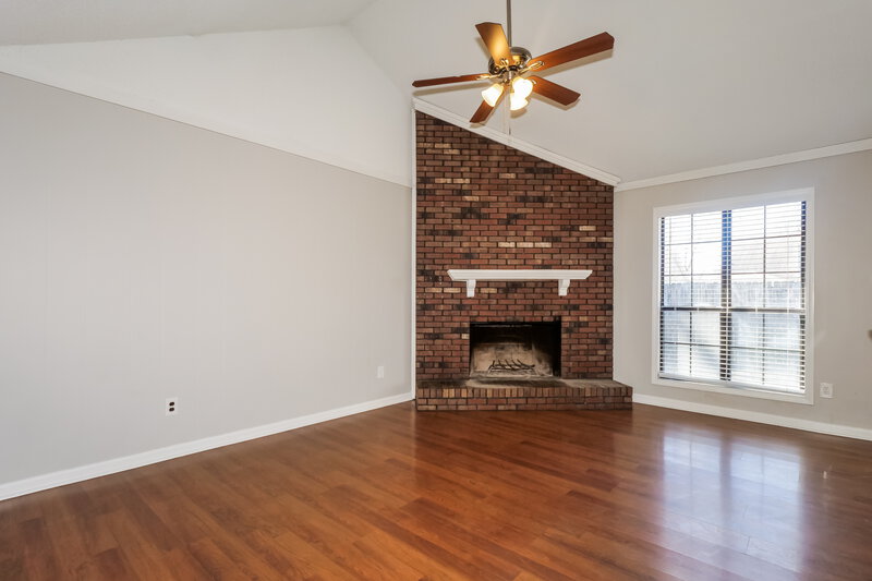 1,790/Mo, 7201 Skidmore Cove Memphis, TN 38119 Living Room View
