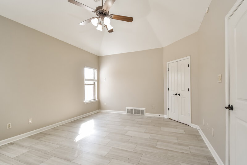 3,300/Mo, 480 Green Willow Cove Oakland, TN 38060 Main Bedroom View