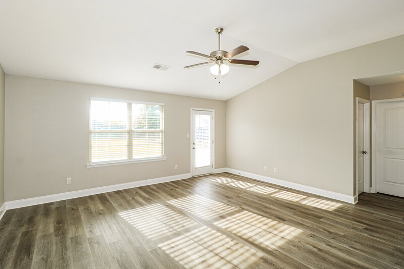 1,860/Mo, 7761 Brierfield Dr E Southaven, MS 38672 Living Room View