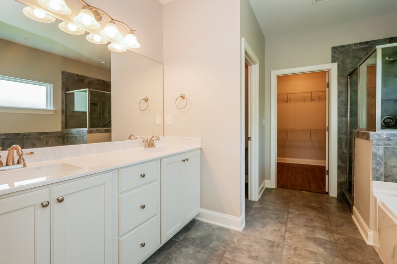 2,210/Mo, 4669 E Dublin Olive Branch, MS 38654 Main Bathroom View