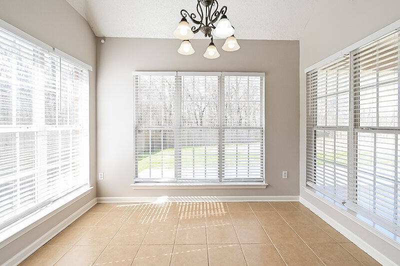 2,145/Mo, 703 Timber Creek S Hernando, MS 38632 Dining Room View 2