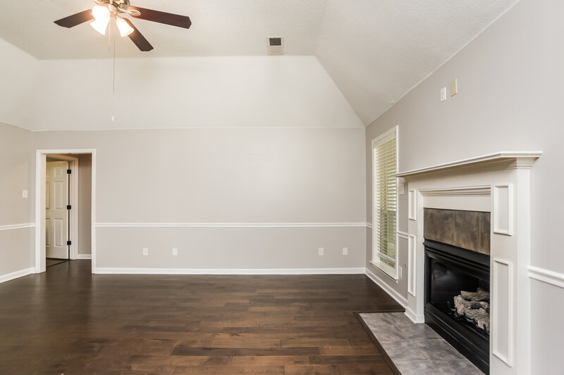 2,310/Mo, 5828 Morganton Dr Olive Branch, MS 38654 Living Room View 2