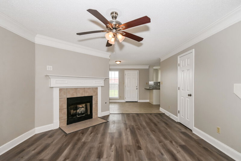 1,985/Mo, 4210 Shadow Ridge Dr Horn Lake, MS 38637 Living Room View 3