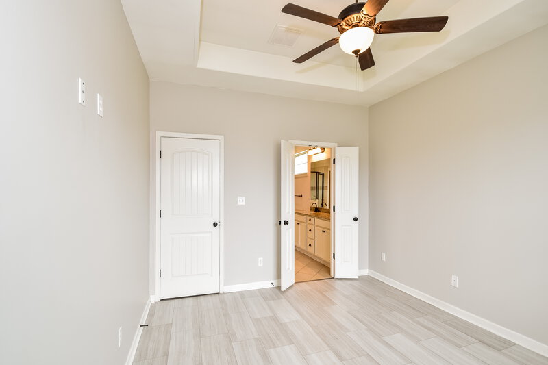 2,220/Mo, 430 Hidden Meadows Cove Oakland, TN 38060 Main Bedroom View 2