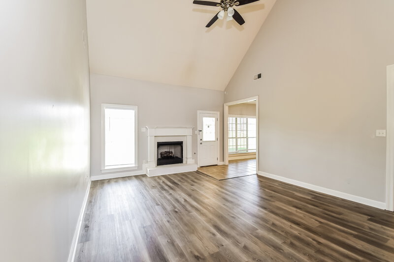 2,610/Mo, 1275 Heritage Lake Dr Hernando, MS 38632 Living Room View