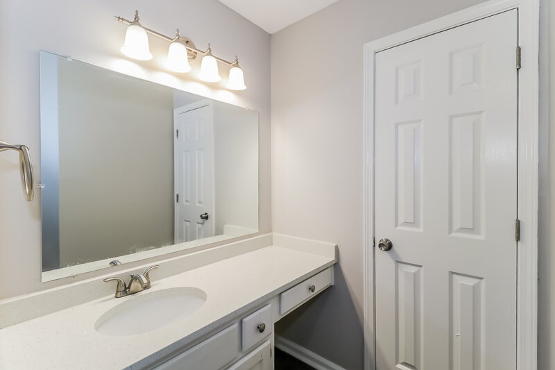 1,840/Mo, 6794 Valerie Dr Olive Branch, MS 38654 Main Bathroom View