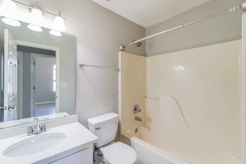 1,840/Mo, 6794 Valerie Dr Olive Branch, MS 38654 Bathroom View