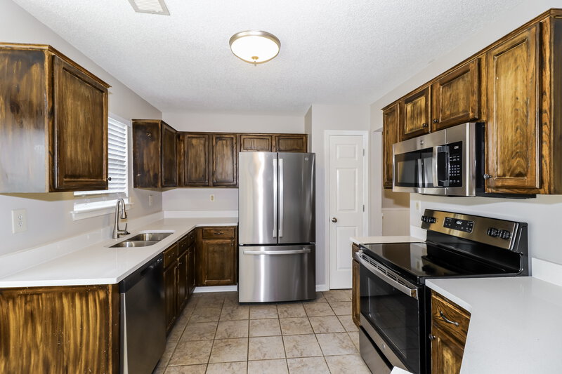 2,000/Mo, 6963 Naples Dr Cordova, TN 38018 Kitchen View 2