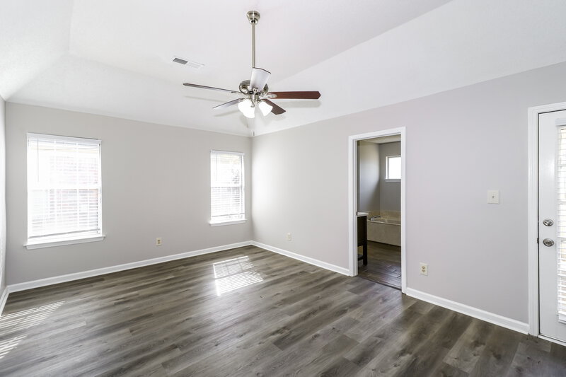 2,000/Mo, 6963 Naples Dr Cordova, TN 38018 Main Bedroom View 2