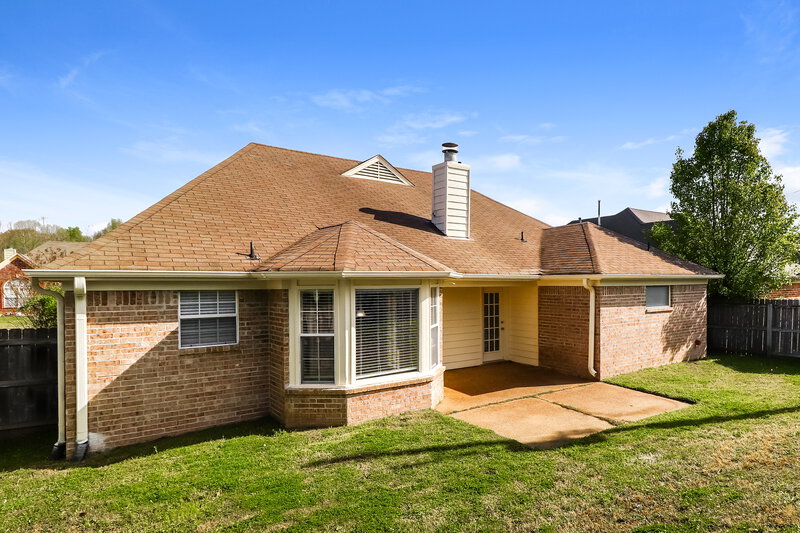 2,000/Mo, 6963 Naples Dr Cordova, TN 38018 Rear View