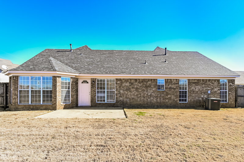 1,900/Mo, 7331 George Ln Horn Lake, MS 38637 Rear View