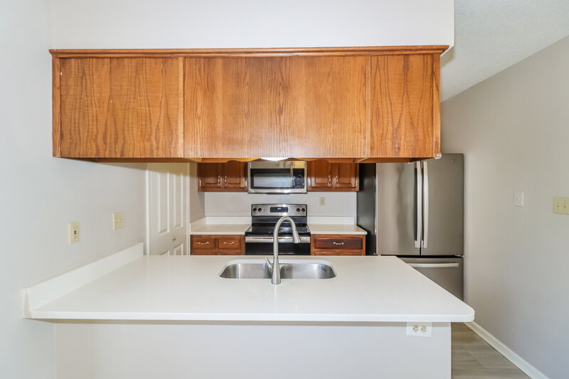 1,500/Mo, 8416 Kimberly Rose Dr Cordova, TN 38016 Kitchen View 2