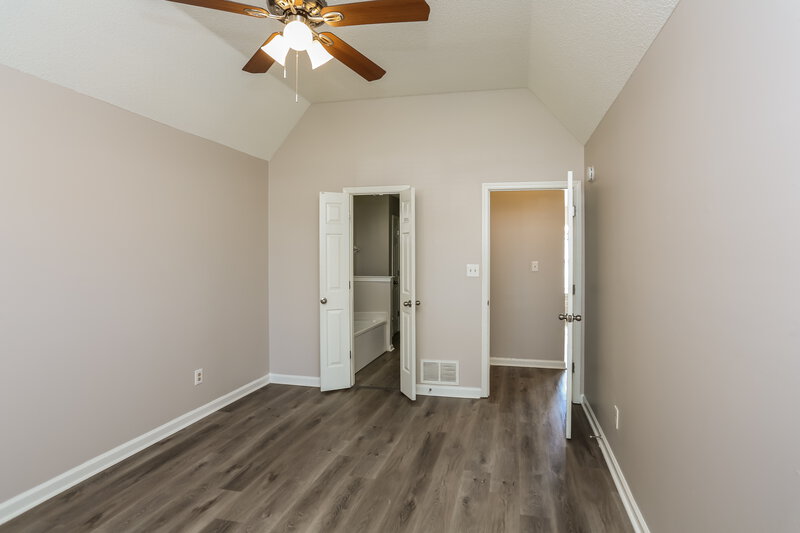 1,890/Mo, 8450 Clubview Dr Olive Branch, MS 38654 Main Bedroom View 2