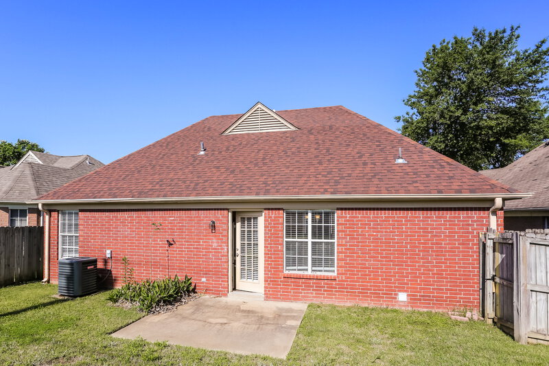 1,890/Mo, 8450 Clubview Dr Olive Branch, MS 38654 Rear View