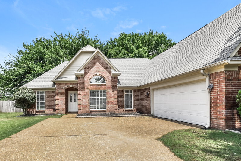 2,355/Mo, 2346 Kindlewood Dr Southaven, MS 38672 Front View