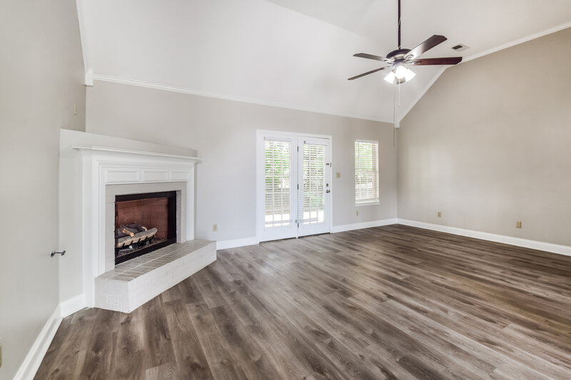 2,355/Mo, 2346 Kindlewood Dr Southaven, MS 38672 Living Room View