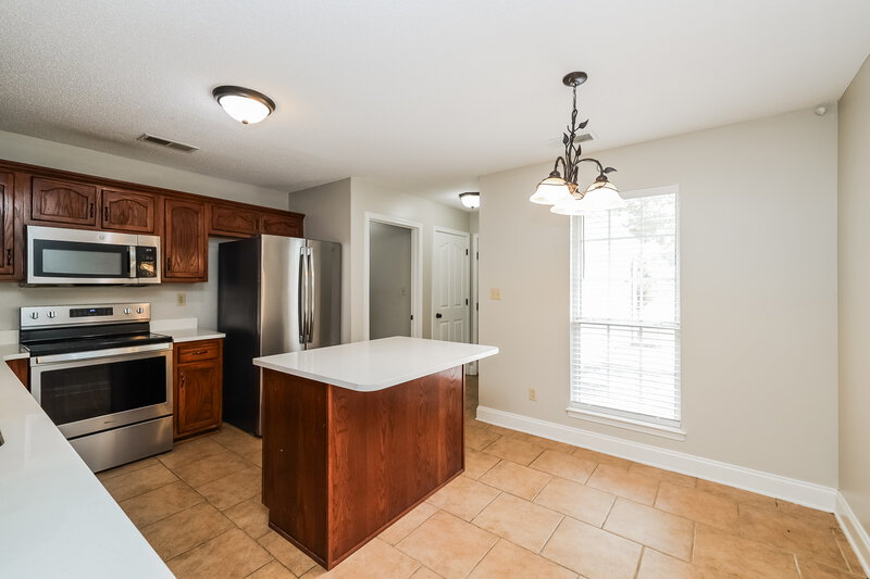 3,200/Mo, 2346 Kindlewood Dr Southaven, MS 38672 Kitchen View 2
