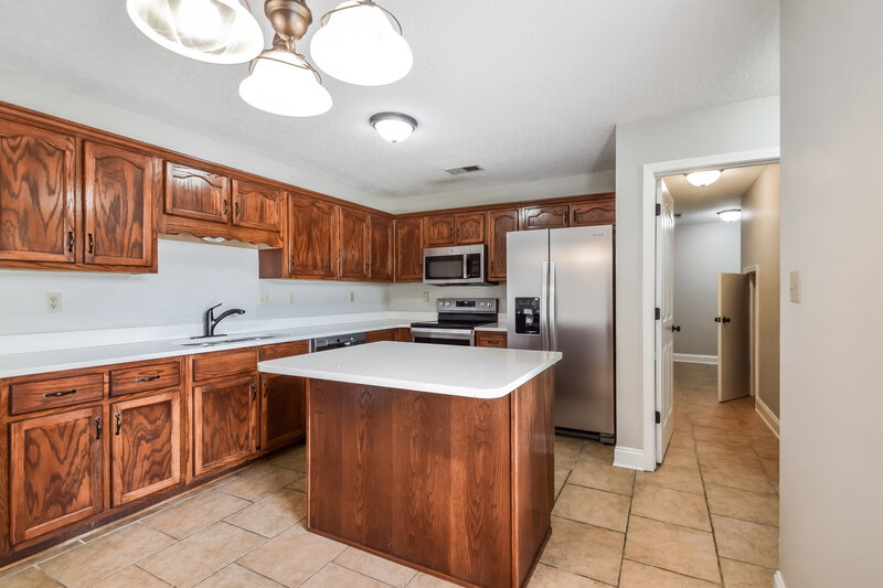 2,355/Mo, 2346 Kindlewood Dr Southaven, MS 38672 Kitchen View 2