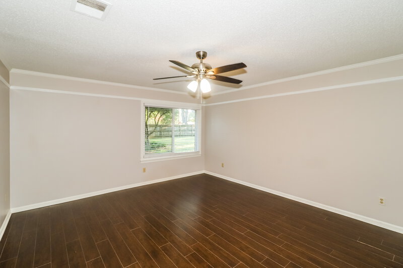 1,985/Mo, 2209 Burlingate Dr Memphis, TN 38016 Main Bedroom View 2