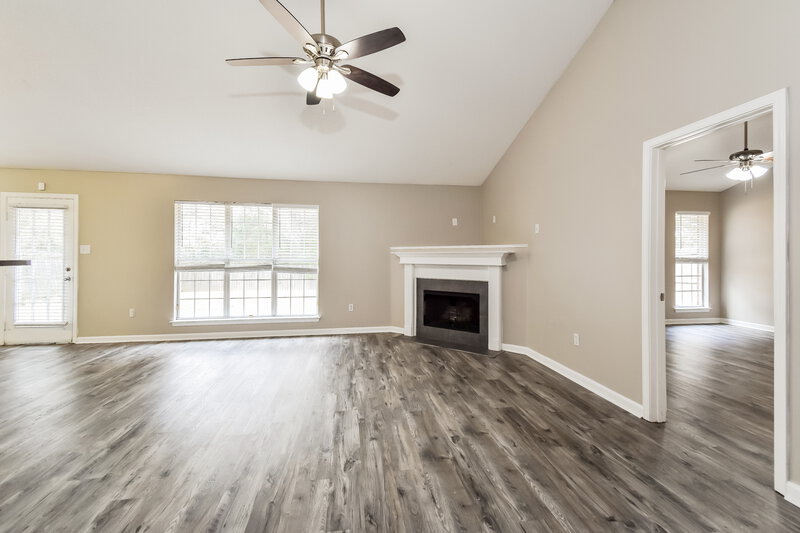 1,835/Mo, 5755 Kuykendall Dr Southaven, MS 38672 Living Room View