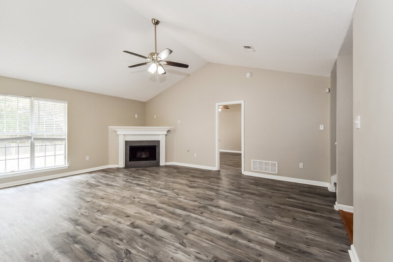 1,835/Mo, 5755 Kuykendall Dr Southaven, MS 38672 Living Room View 2