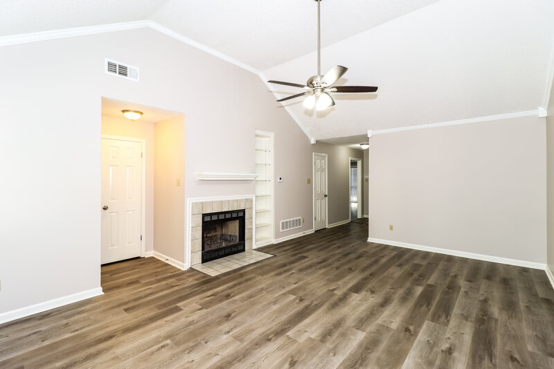 1,760/Mo, 7597 Reese Rd Memphis, TN 38133 Living Room View