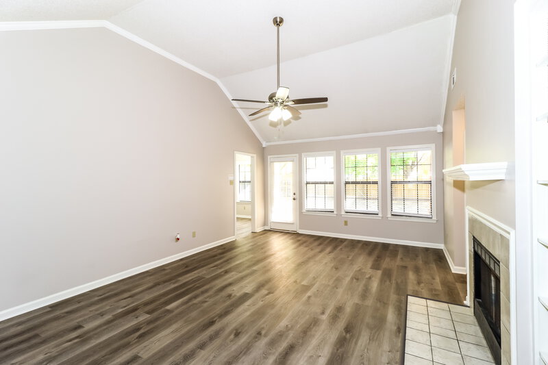 1,760/Mo, 7597 Reese Rd Memphis, TN 38133 Living Room View 2