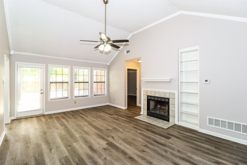 1,760/Mo, 7597 Reese Rd Memphis, TN 38133 Living Room View 3