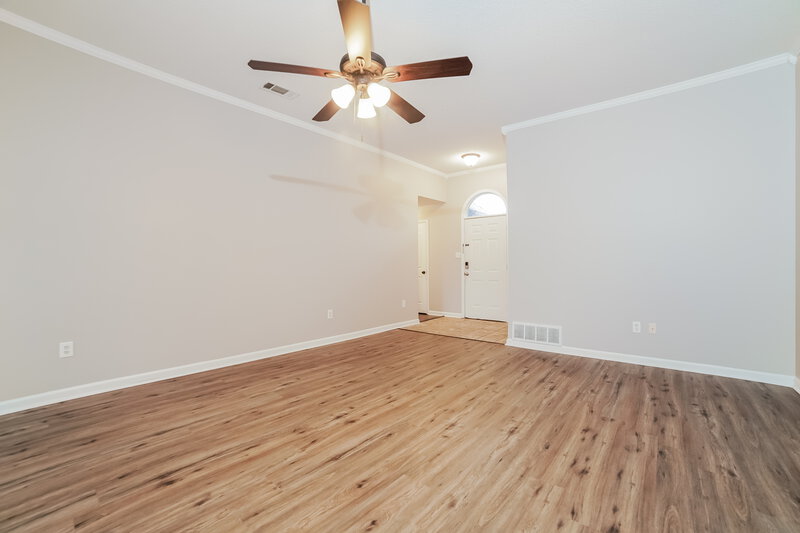 1,640/Mo, 3903 Esperance St Memphis, TN 38135 Living Room View