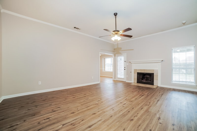 1,640/Mo, 3903 Esperance St Memphis, TN 38135 Living Room View 2