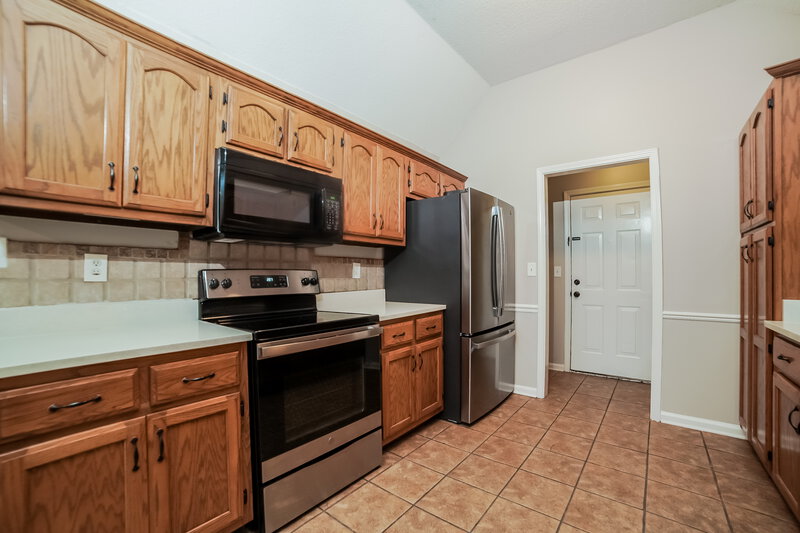 1,640/Mo, 3903 Esperance St Memphis, TN 38135 Kitchen View 2