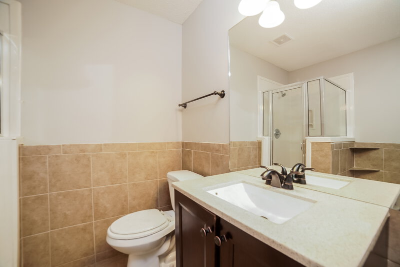 1,640/Mo, 3903 Esperance St Memphis, TN 38135 Main Bathroom View 2