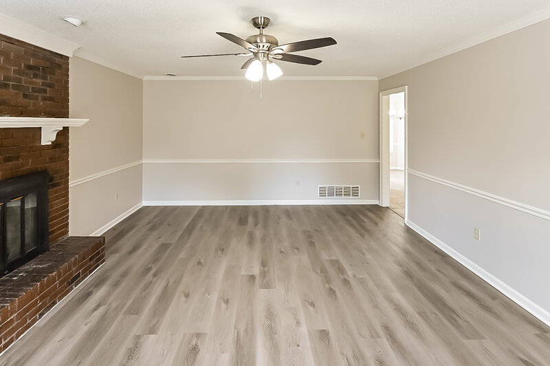 1,770/Mo, 7241 Greenbrook Pkwy Southaven, MS 38671 Living Room View 2