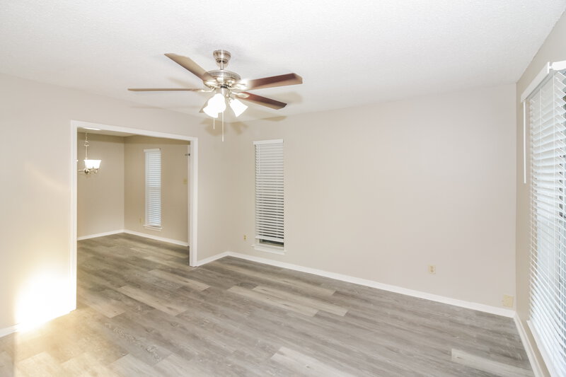 1,590/Mo, 2656 Harlingen Dr Memphis, TN 38133 Living Room View 2